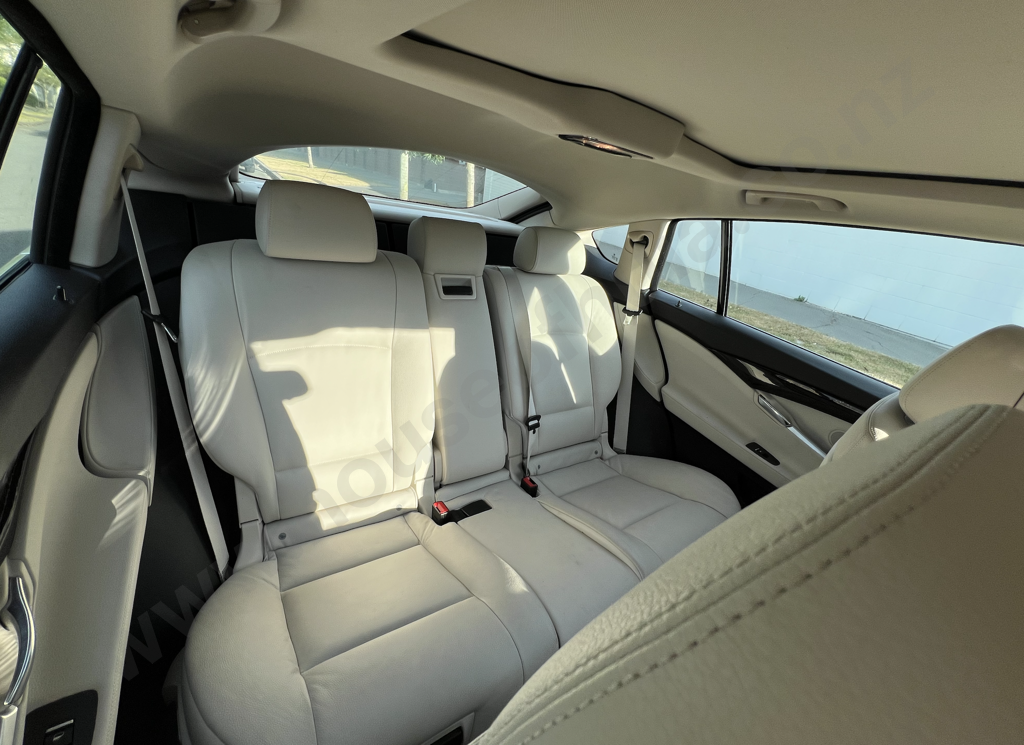 2010 BMW 530D Gran Turismo in Grey Image 1++