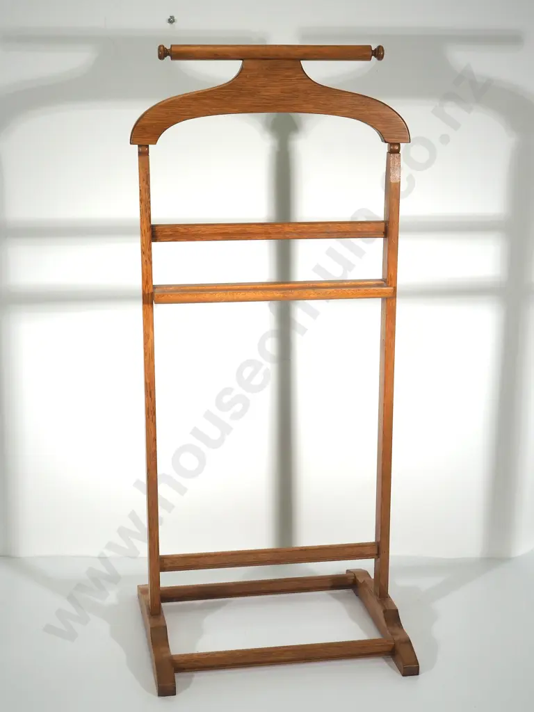 1930's Art Deco Gentlemans Valet / Dress Stand Image 1++