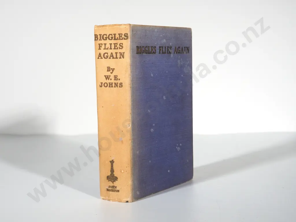 Biggles Flies Again - by W. E. Johns: First Edition Image 1++