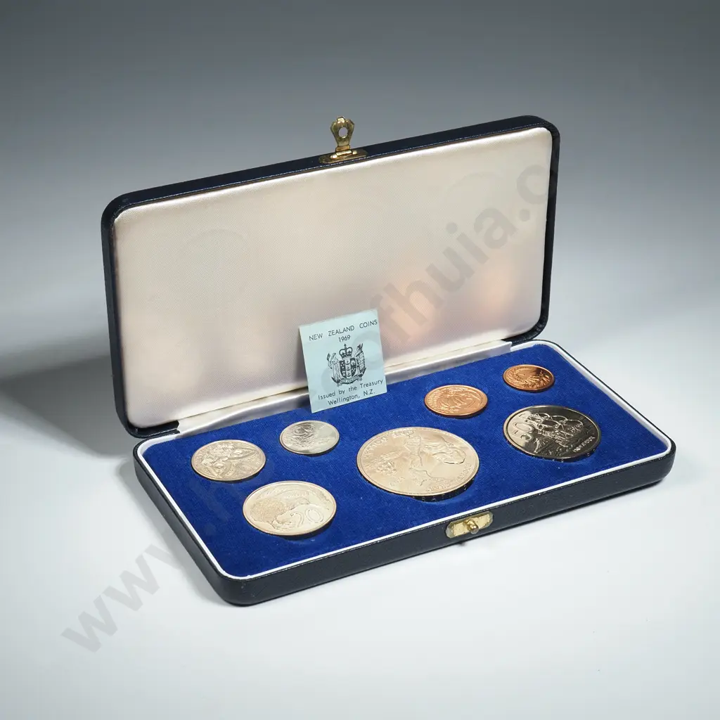 1969 New Zealand Proof Coin set Image 1++