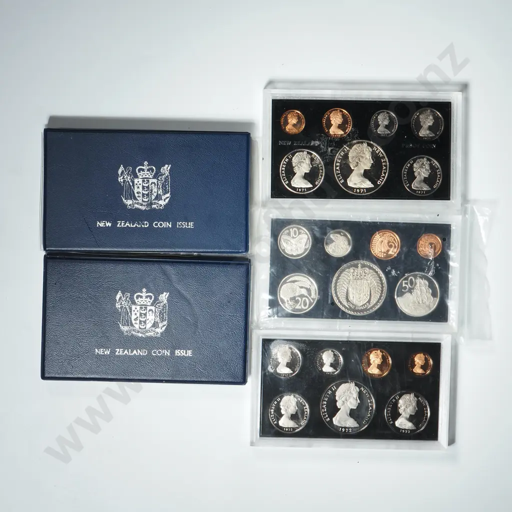 Five New Zealand Proof Coin Sets in Plastic Cases  Image 1++