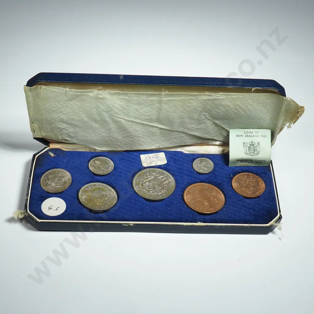 1965 New Zealand Proof Coin Set in Plush Case  Image 1++