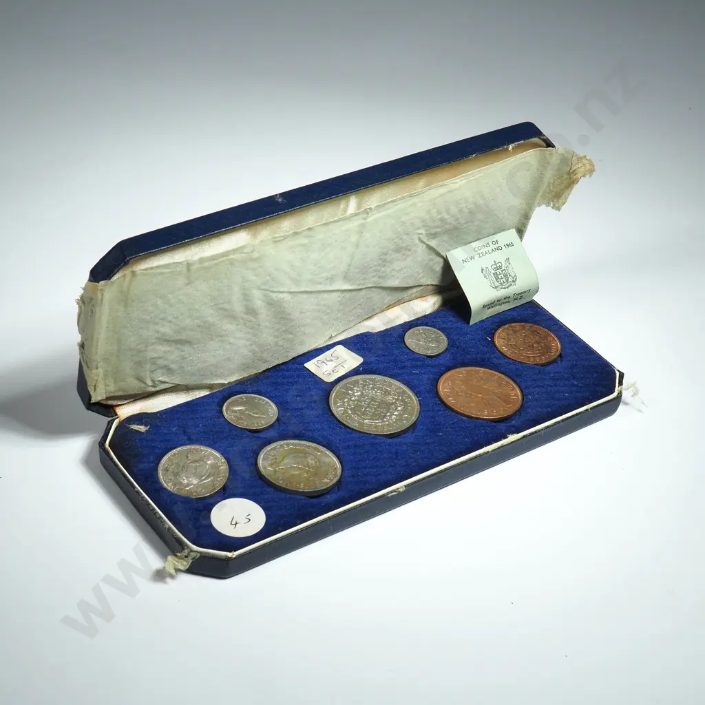 1965 New Zealand Proof Coin Set in Plush Case  Image 1++