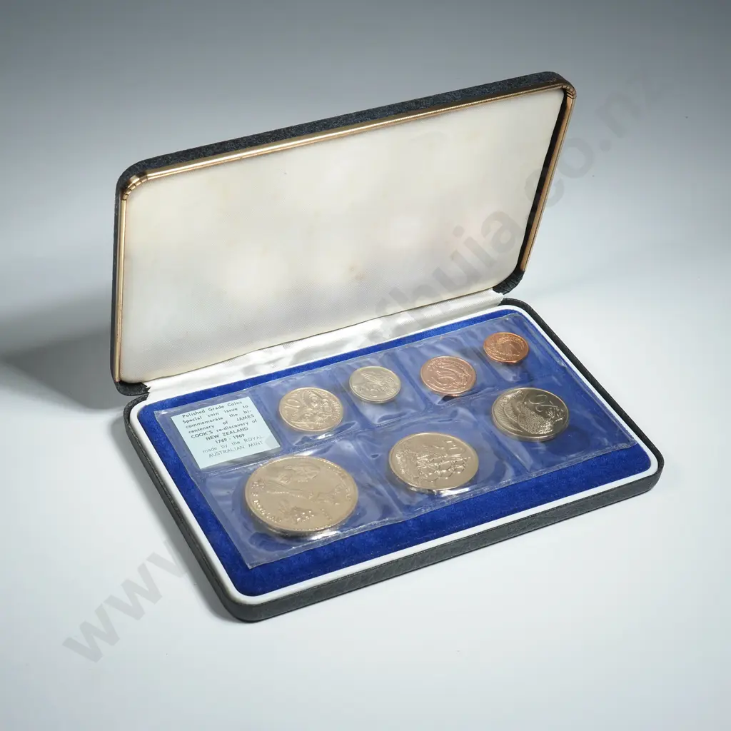 1969 New Zealand Proof Coin Set in Unusual Larger Proof Set Image 1++
