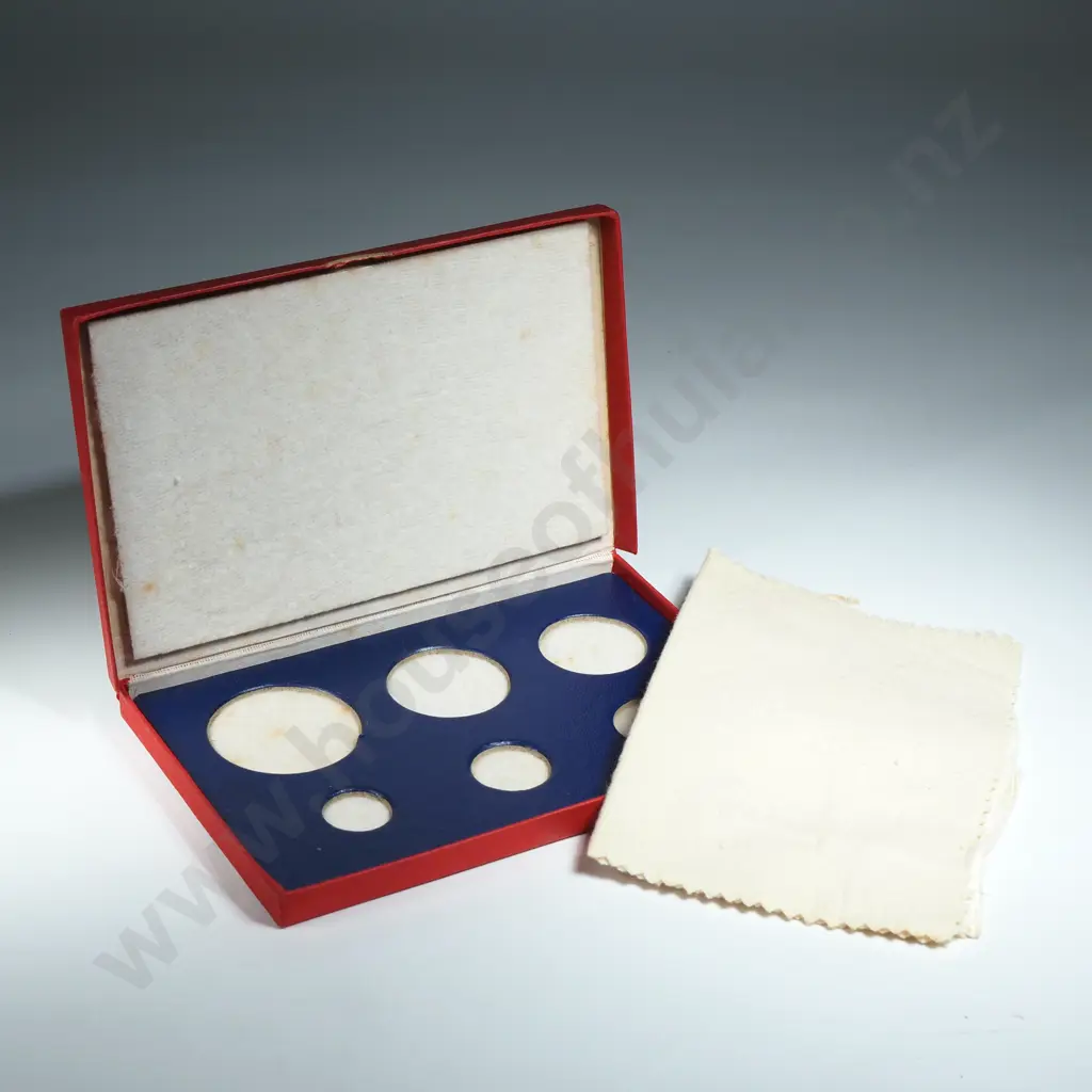 1935 New Zealand Waitangi Proof Set Box in Good Condition w Fitting Cloth  Image 1++