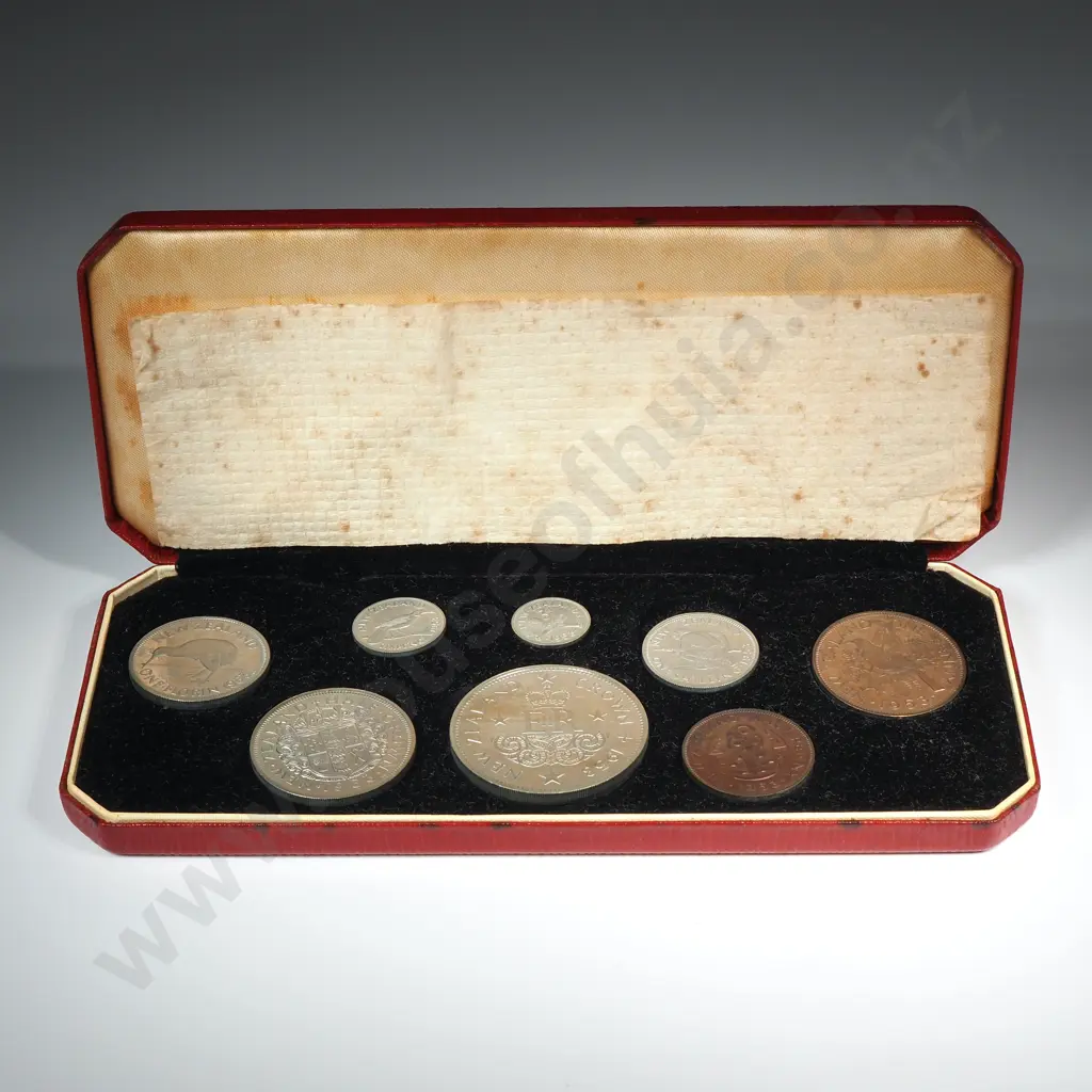 1953 New Zealand Cased Proof Coin Set  Image 1++