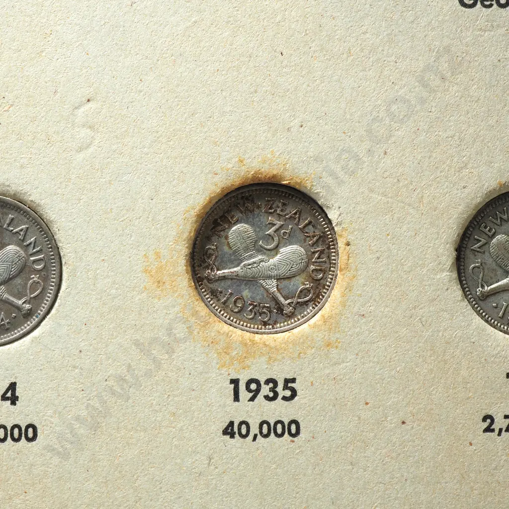 New Zealand Threepence set incl 1935 Threepence & 1942 One Dot Image 1++