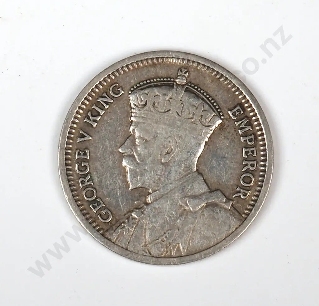 1935 New Zealand Threepence  Image 1++