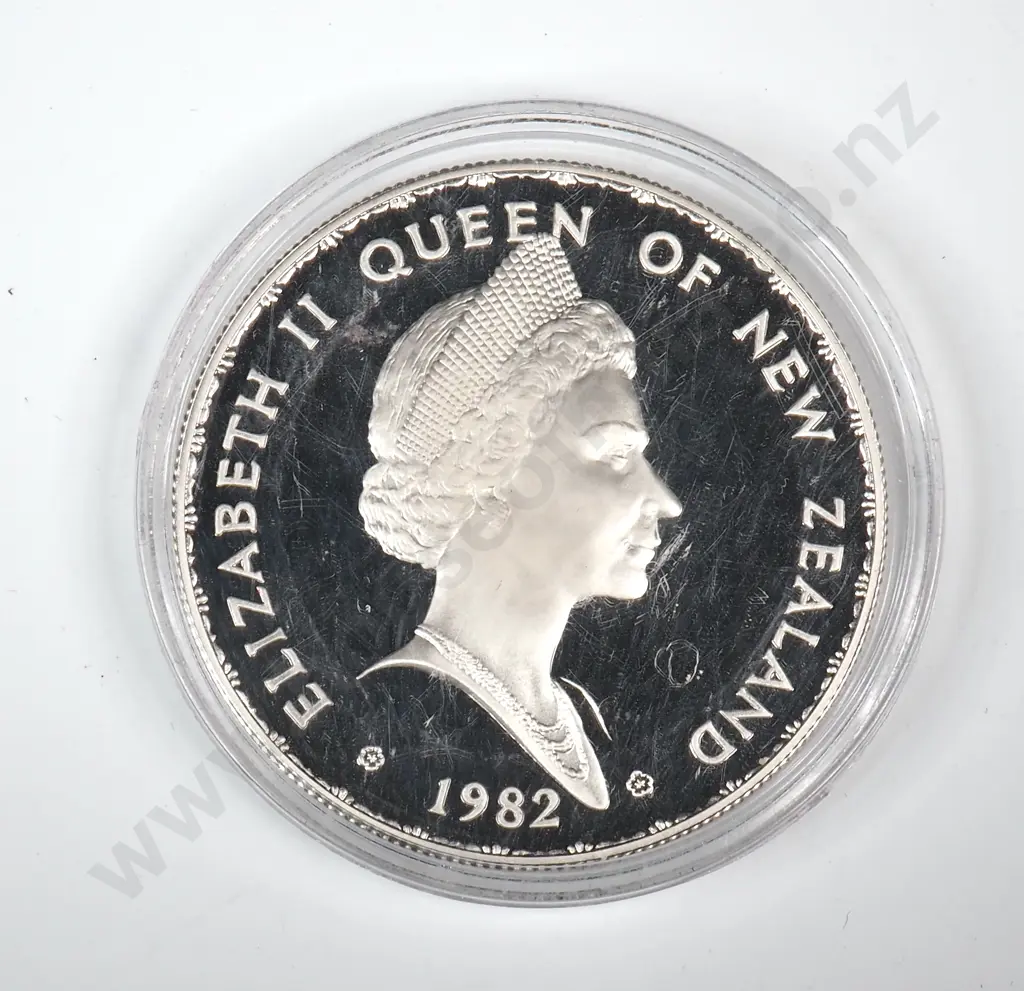 1982 27.22 Gram Sterling Silver New Zealand Proof Coin  Image 1++