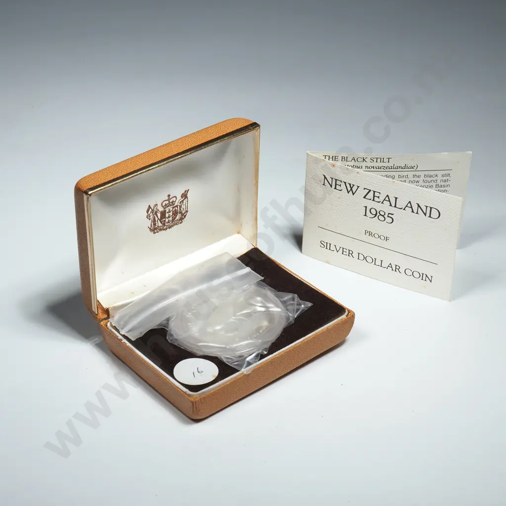 New Zealand Proof Silver One Dollar Coin  Image 1++