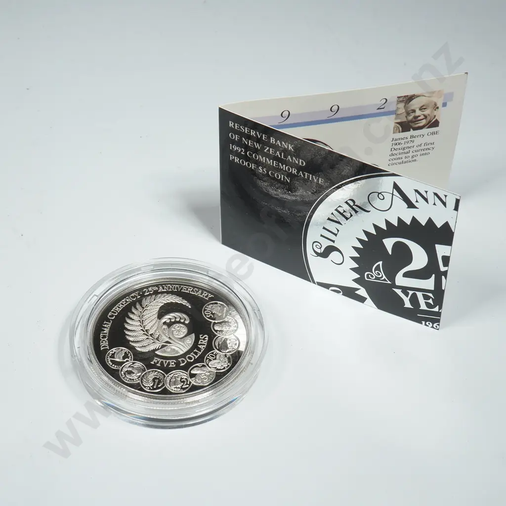 1992 New Zealand Proof Five Dollar Silver Coin  Image 1++
