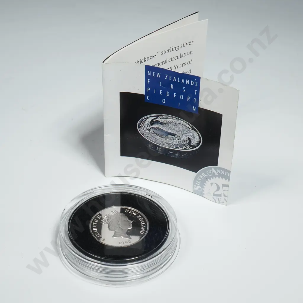 1992 New Zealand Piedfort $1 Sterling Silver Coin  Image 1++
