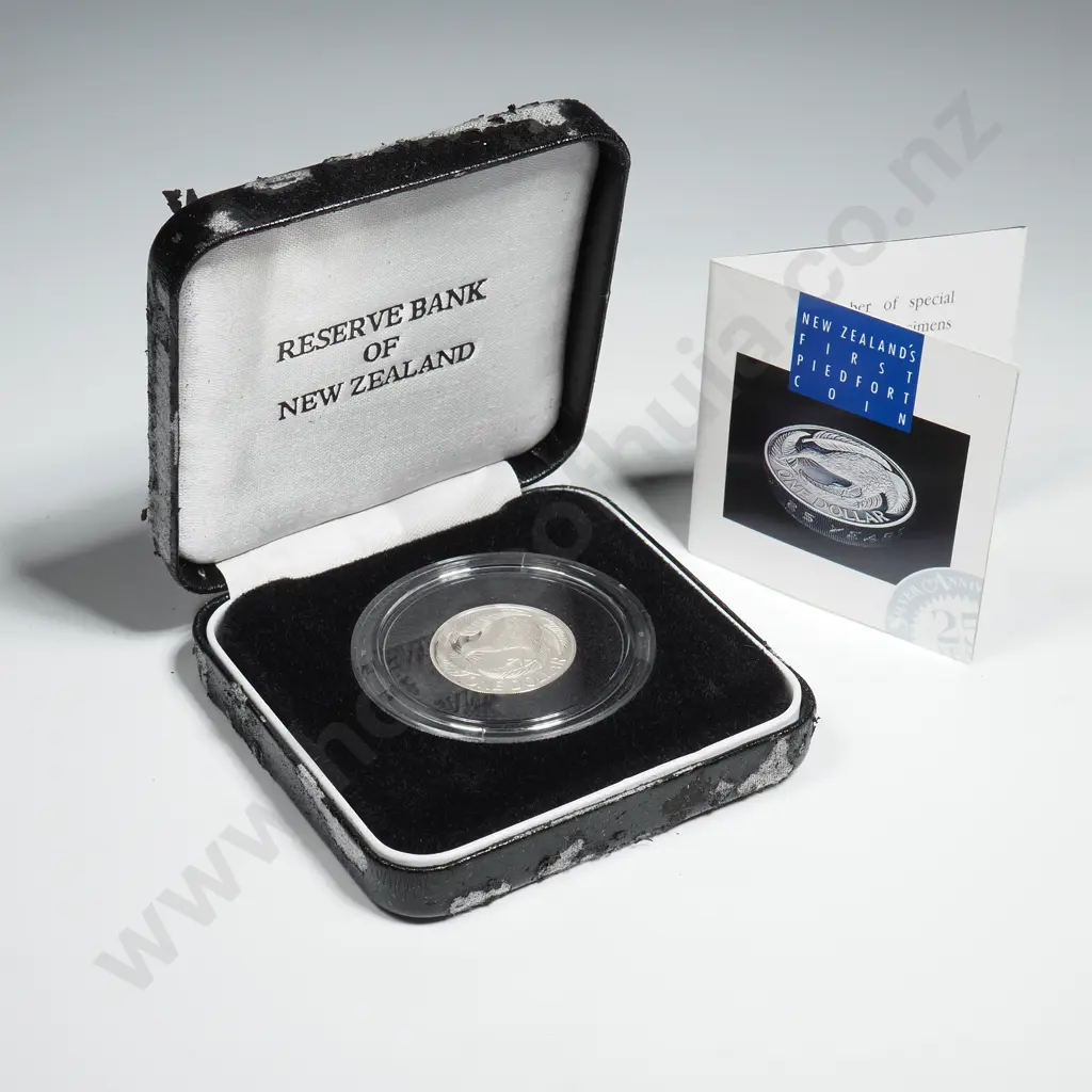 1992 New Zealand Piedfort Silver One Dollar Coin  Image 1++