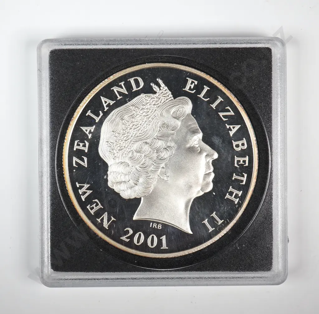 2001 28.28 Gram Sterling Silver New Zealand Proof Coin  Image 1++