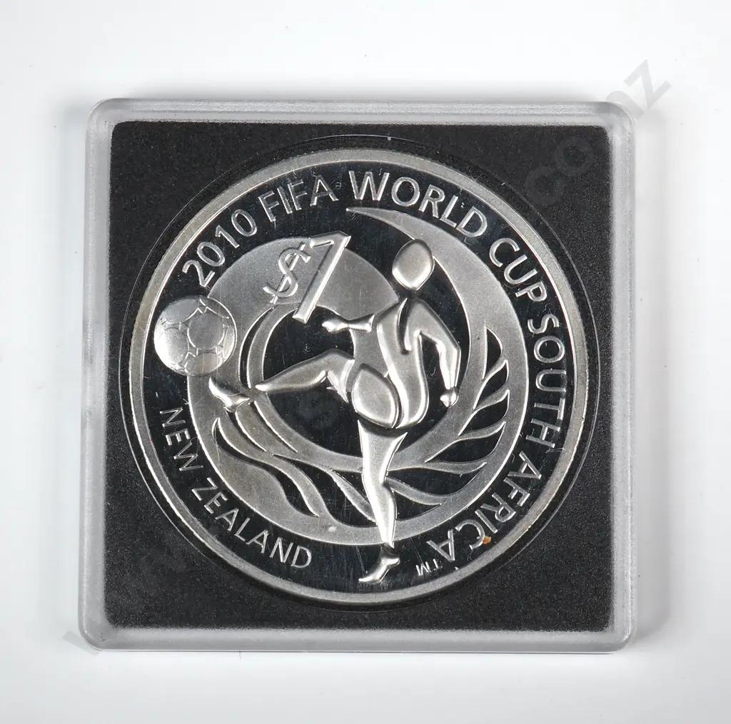 2009 New Zealand One Ounce Silver Proof Coin  Image 1++