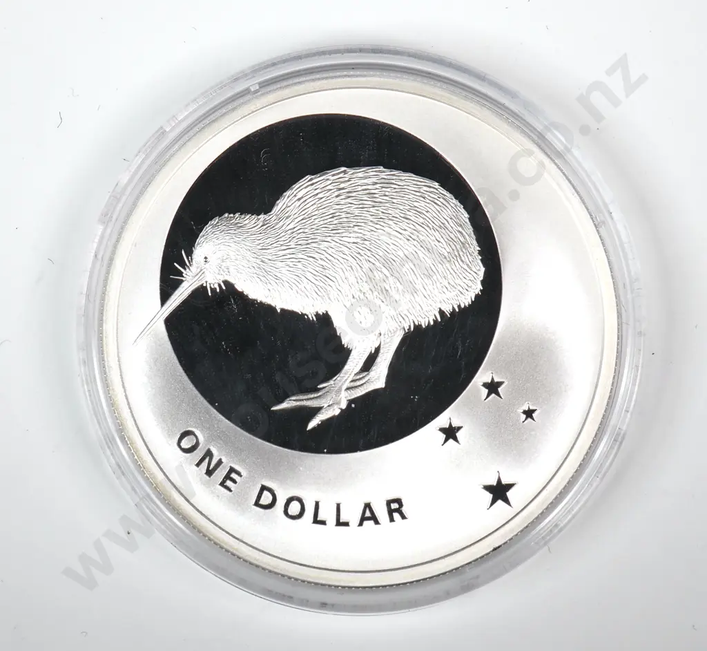 Uncased 2010 New Zealand Proof One Ounce Silver Coin  Image 1++