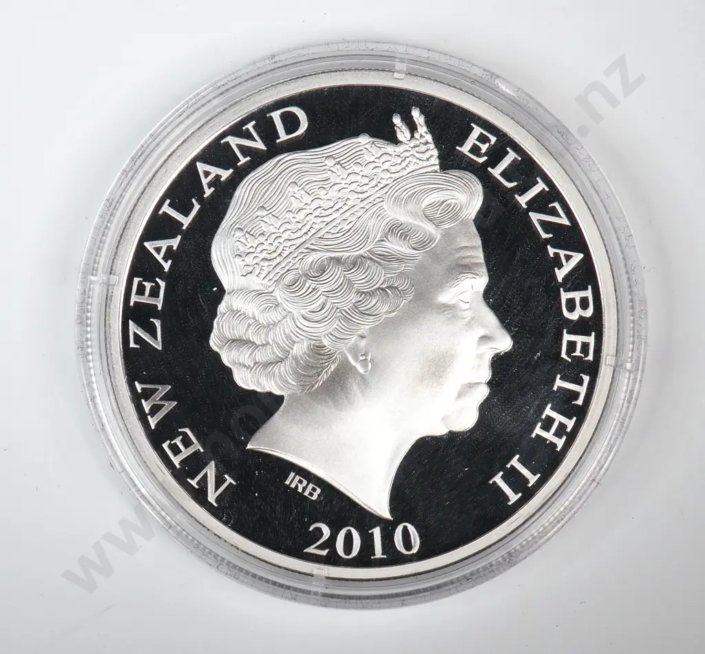 Uncased 2010 New Zealand Proof One Ounce Silver Coin  Image 1++
