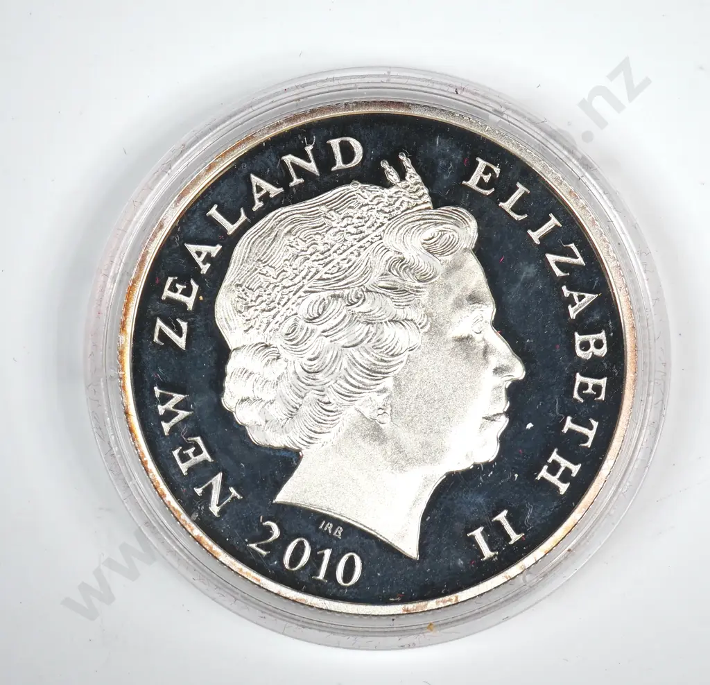 Uncased 2010 New Zealand Proof One Ounce Silver Coin  Image 1++