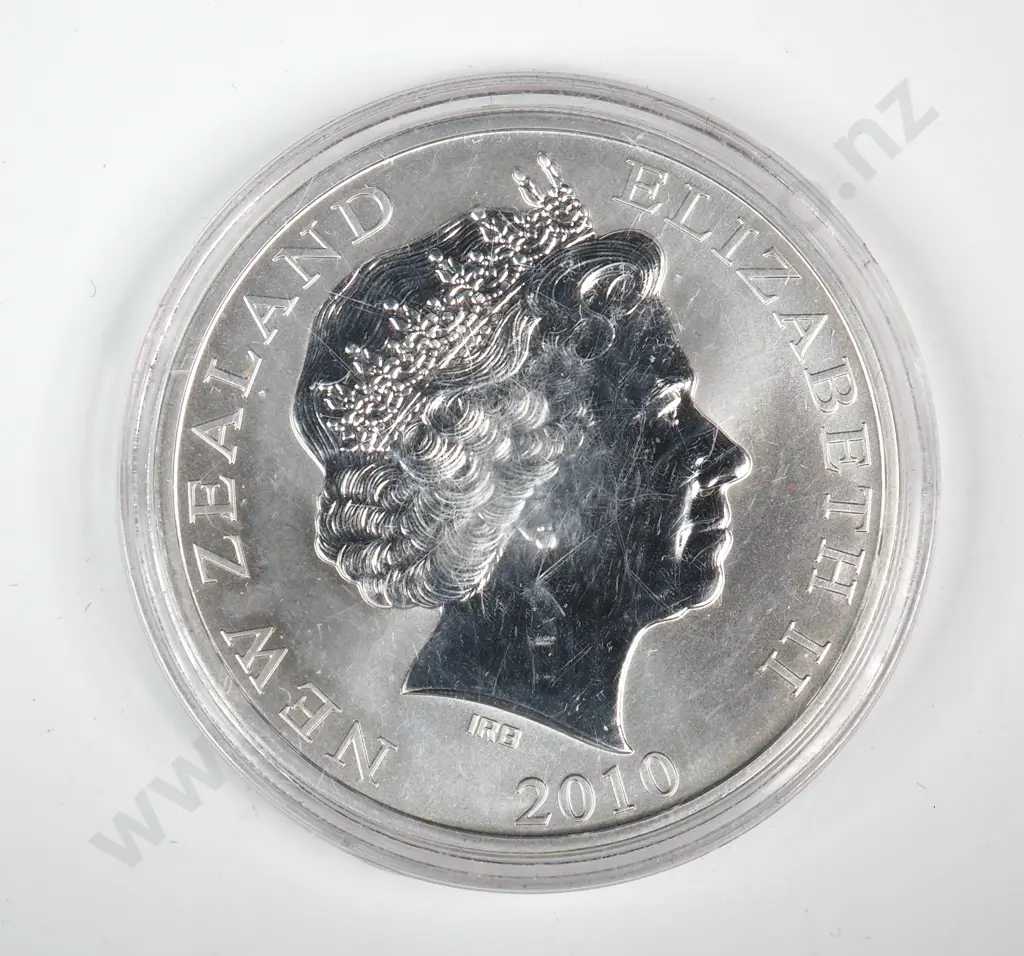 Uncased 2010 New Zealand Proof One Ounce Silver Coin  Image 1++