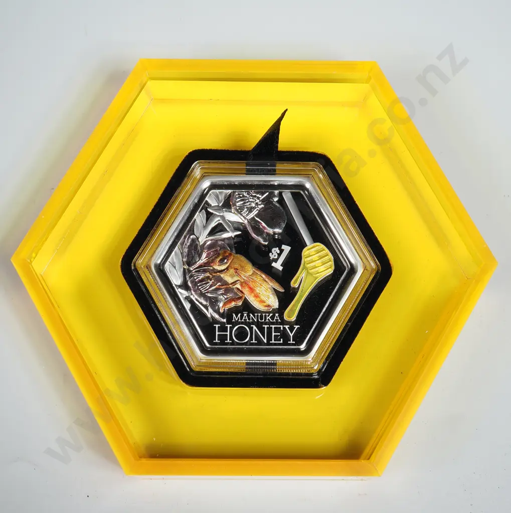 2018 New Zealand Manuka Honey Silver Proof Coin  Image 1++