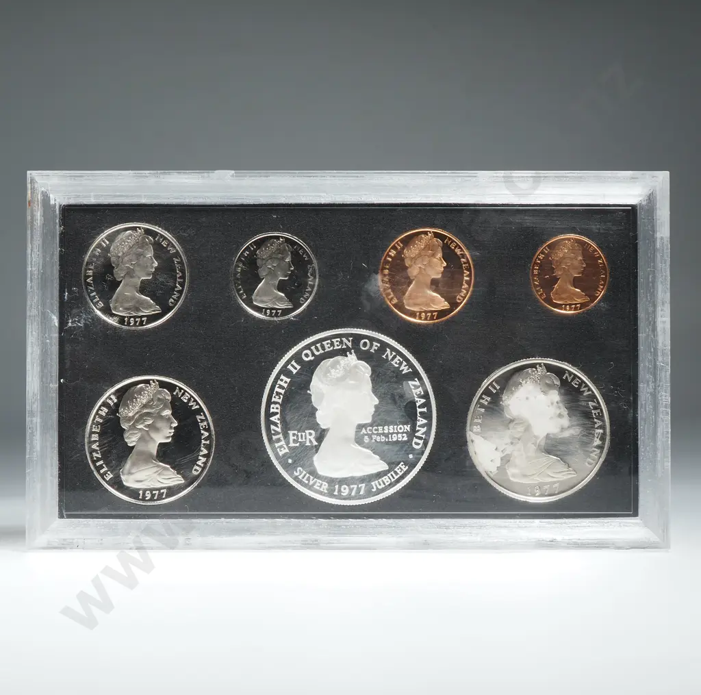 New Zealand Proof Coin Set w Silver One Dollar Coin  Image 1++