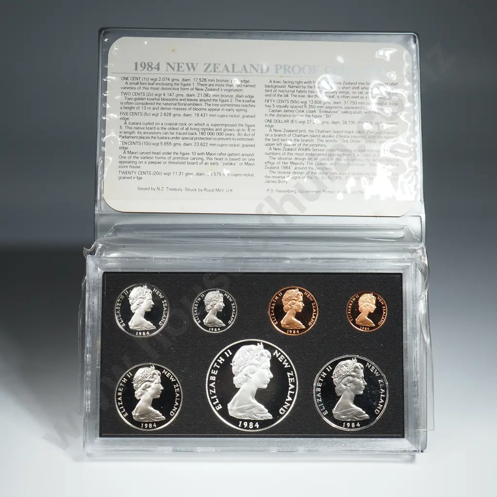 New Zealand Proof Coin Set w Silver Dollar  Image 1++