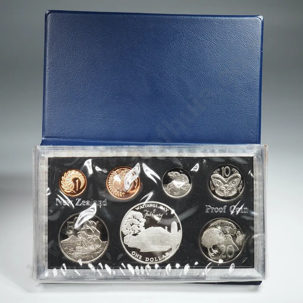 New Zealand Proof Coin Set w Silver One Dollar Coin Image 1++