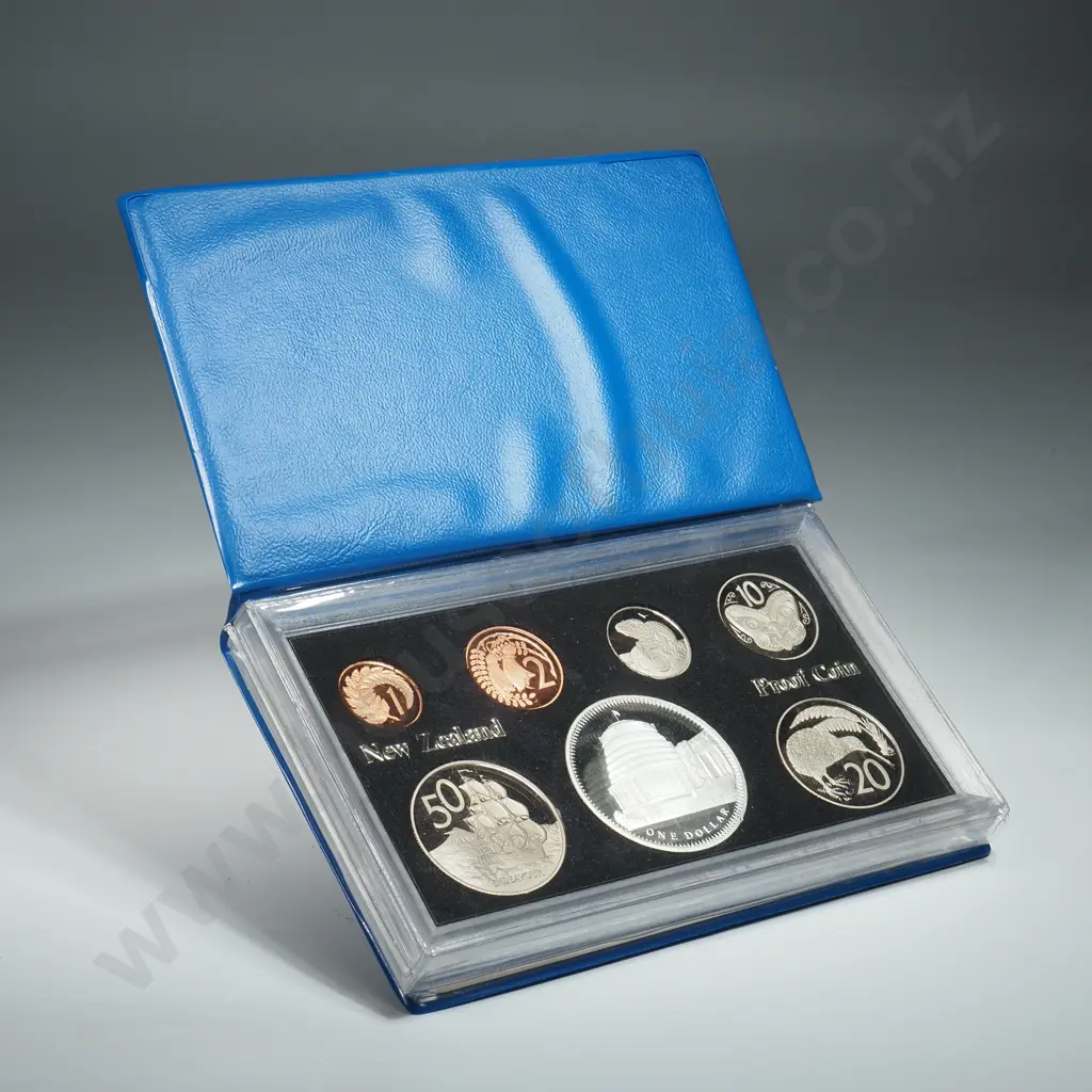 New Zealand Proof Coin Set w Silver One Dollar Coin Image 1++