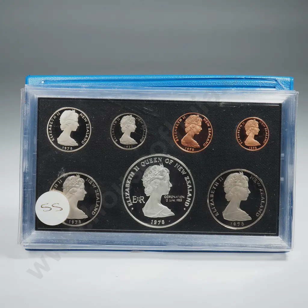 New Zealand Proof Coin Set w Silver One Dollar Coin Image 1++