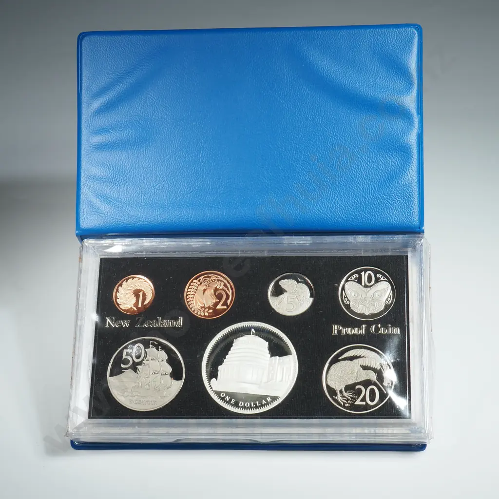 New Zealand Proof Coin Set w Silver One Dollar Coin  Image 1++