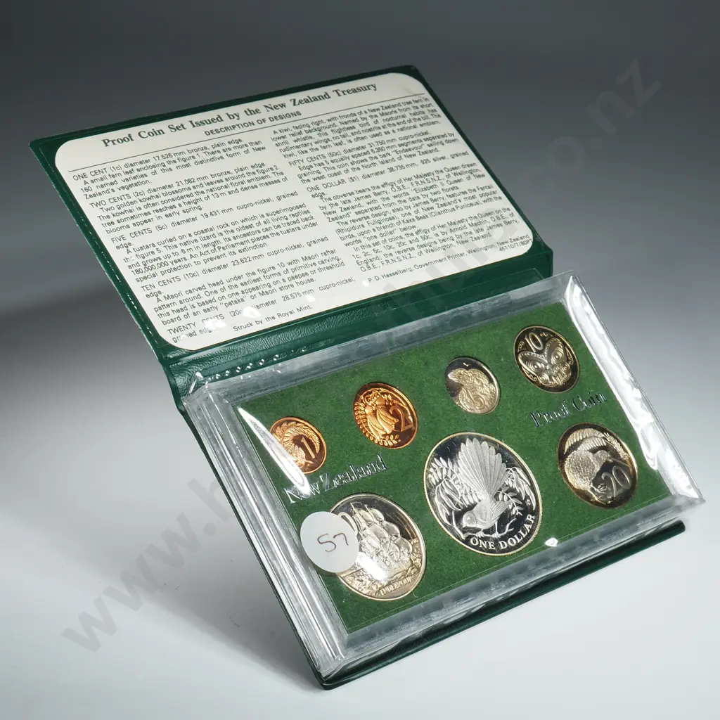 New Zealand Proof Coin Set w Silver One Dollar Coin Image 1++