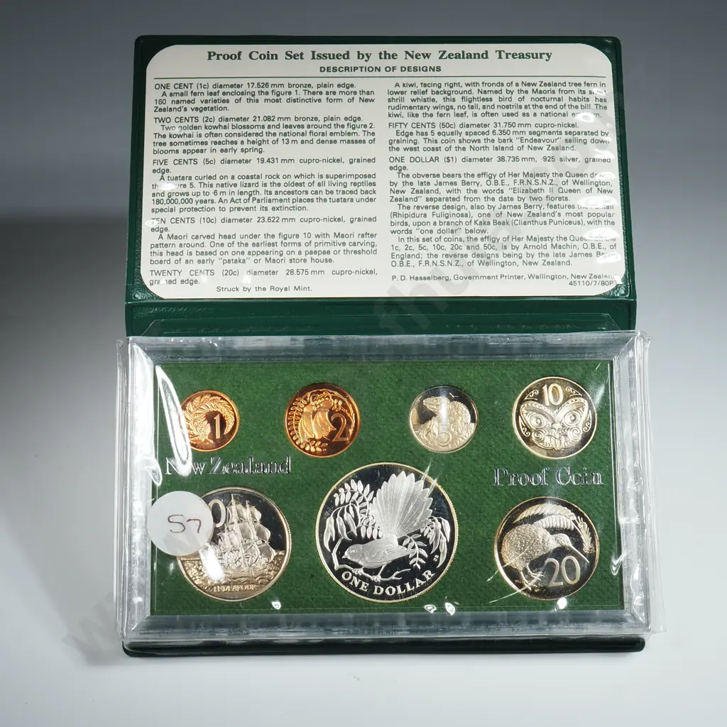 New Zealand Proof Coin Set w Silver One Dollar Coin Image 1++