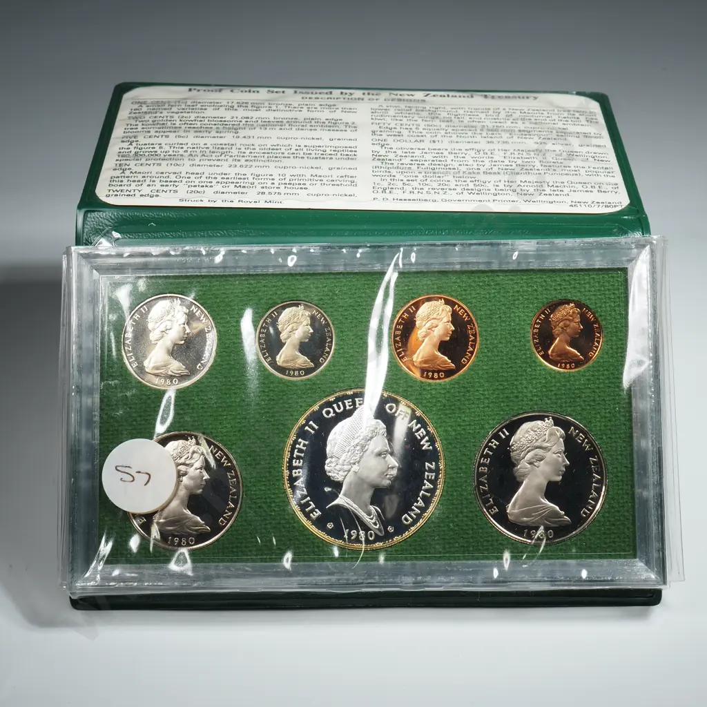 New Zealand Proof Coin Set w Silver One Dollar Coin  Image 1++