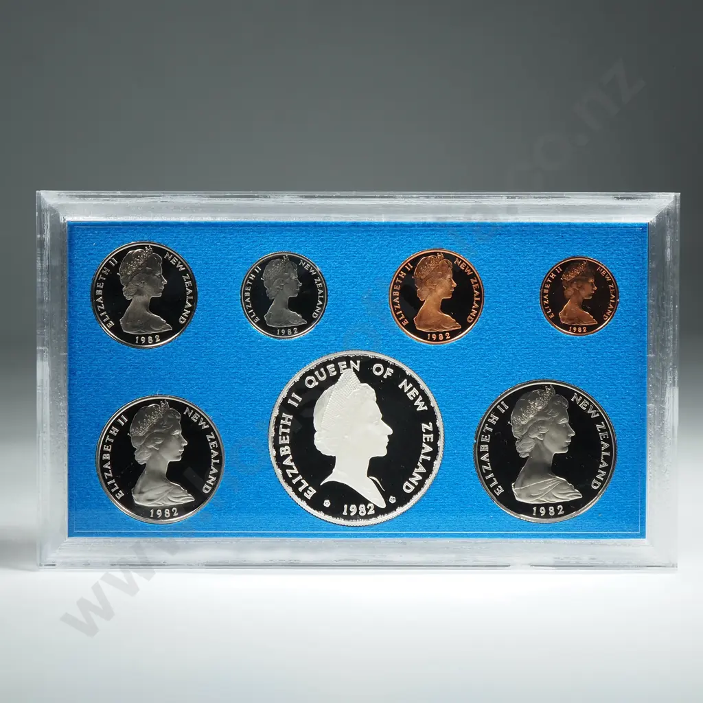 New Zealand Proof Coin Set w Silver One Dollar Coin  Image 1++