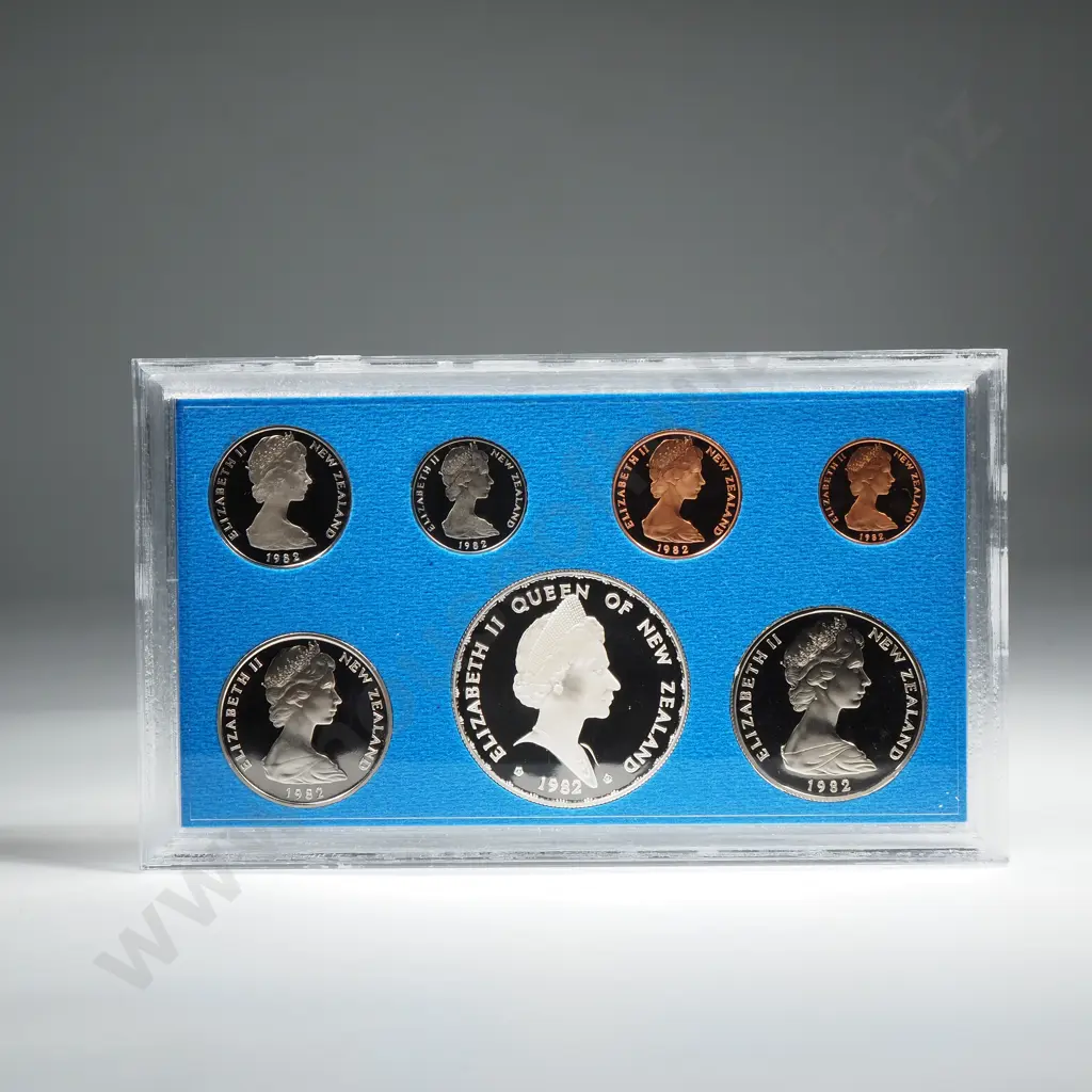 New Zealand Proof Coin Set w Silver One Dollar Coin Image 1++