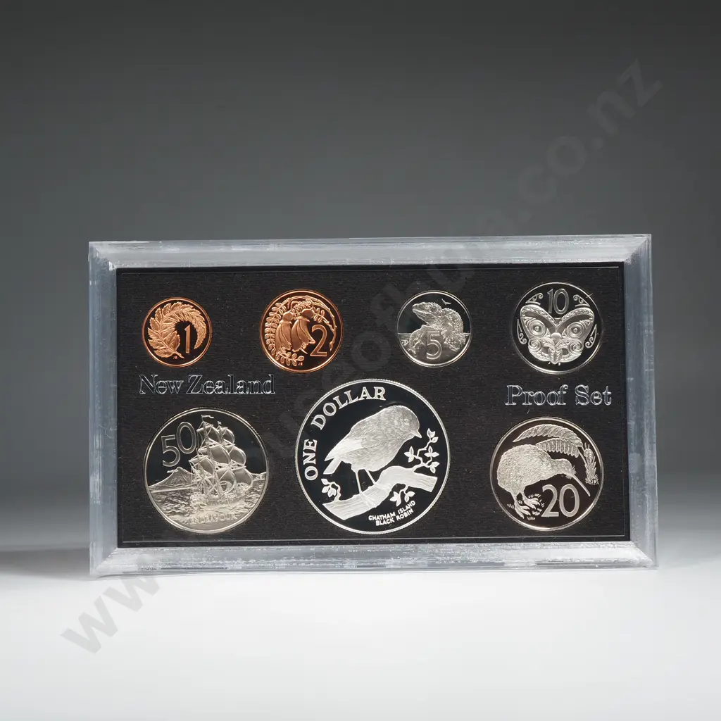 New Zealand Proof Coin Set w Silver One Dollar Coin Image 1++