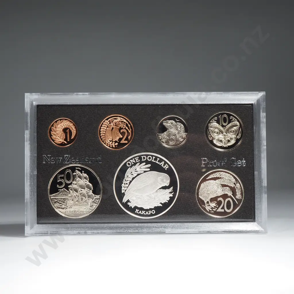 New Zealand Proof Coin Set w Silver One Dollar Coin  Image 1++