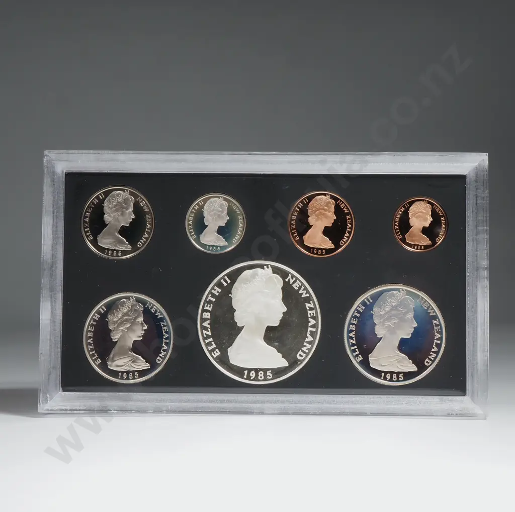 New Zealand Proof Coin Set w Silver One Dollar Coin Image 1++