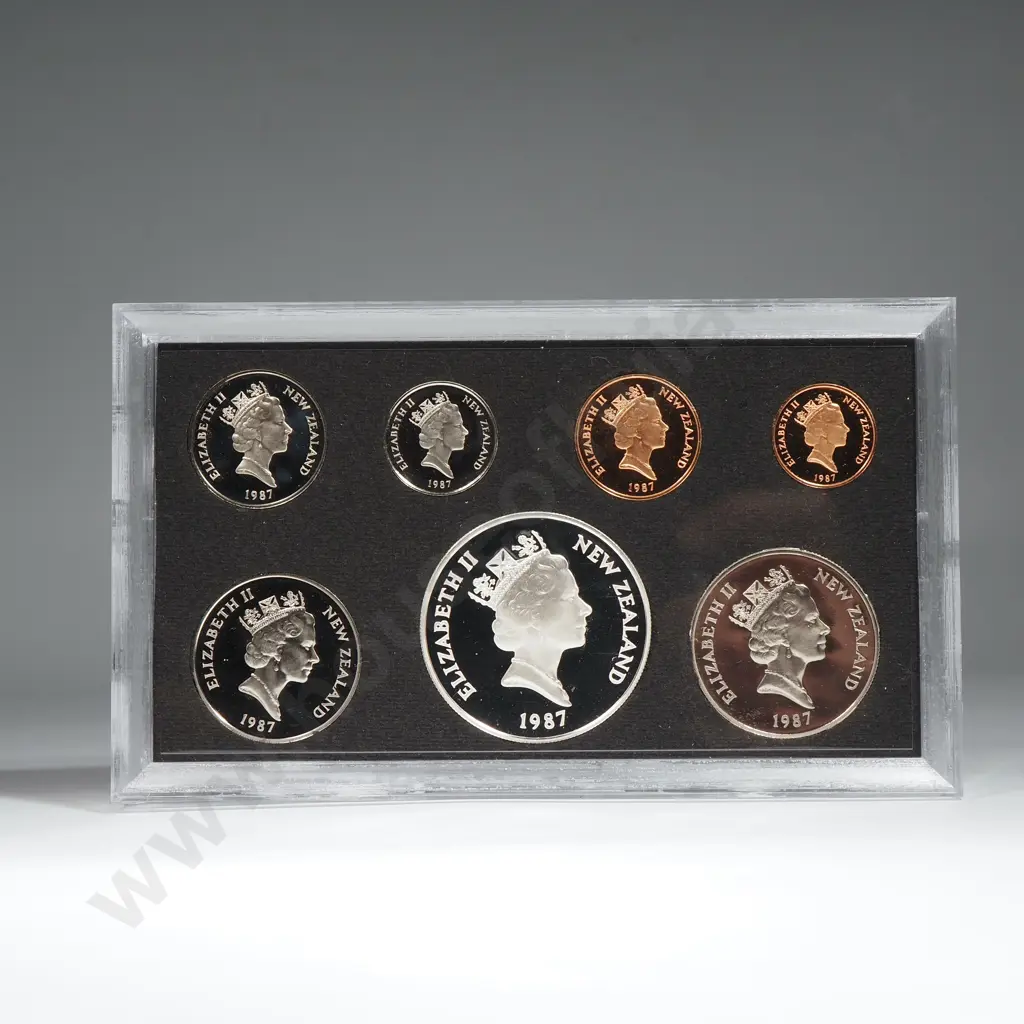New Zealand Proof Coin Set w Silver One Dollar Coin Image 1++
