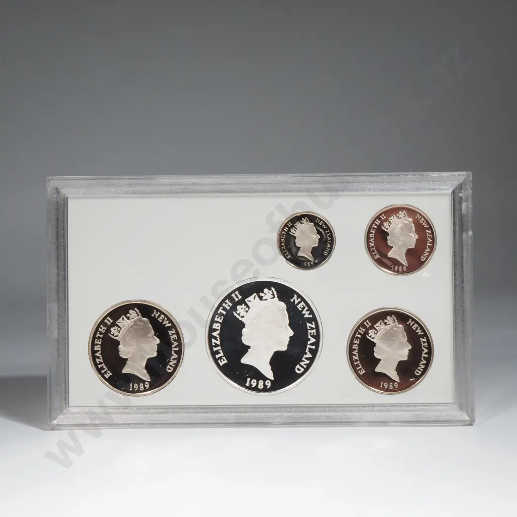 New Zealand Proof Coin Set w Silver One Dollar Coin  Image 1++