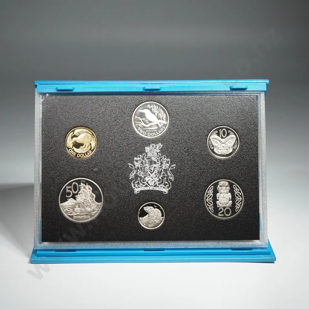 1993 New Zealand Proof Coin Set w Silver Dollar  Image 1++