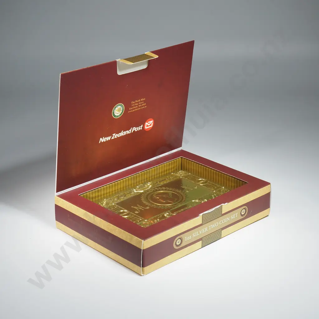 2005 Anzac 90th Anniversary Two Ounce Silver Coin Set  Image 1++