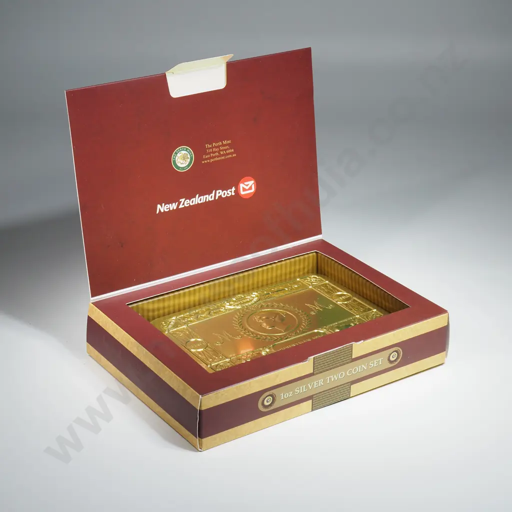 2005 New Zealand Two Silver One Ounce Proof Coin Set - ANZAC  Image 1++