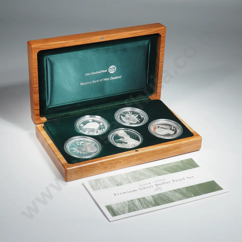 2004-08 Kwi premium set of Five One Ounce Coins CV $110 - Only 500 Sets Issued  Image 1++
