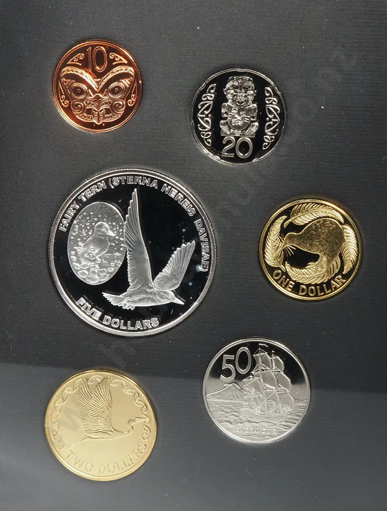 2012 New Zealand Proof Coin Set w One Ounce Silver Proof Coin - Fairy Tern Image 1++