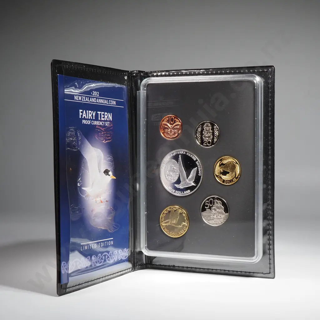 2012 New Zealand Proof Coin Set w Silver Ounce Coin  Image 1++