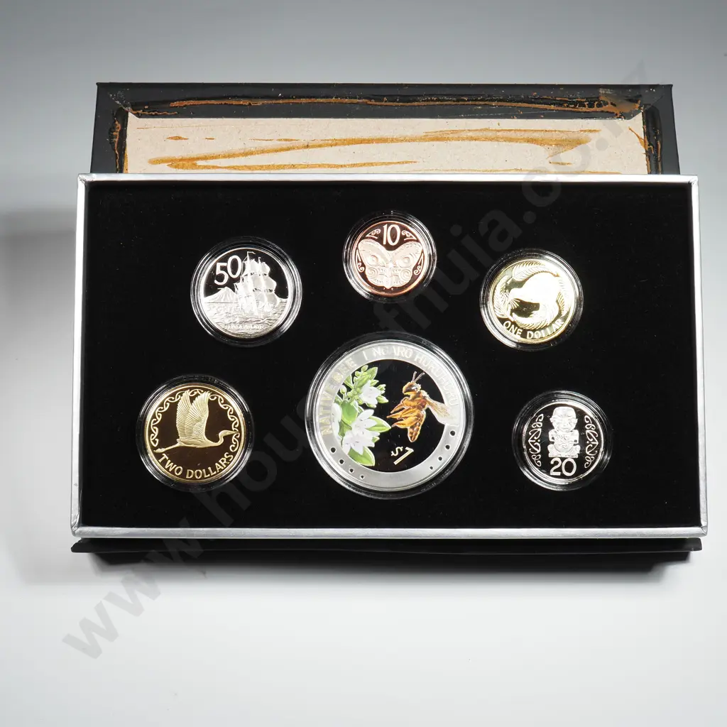 2023 New Zealand Proof Currency Set w Proof Silver Ounce Coin Image 1++