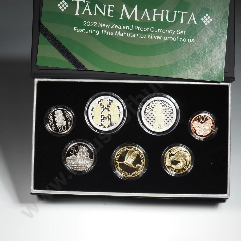 2022 Tane Mahuta Proof Set w Two 1/2 Ounce Silver Proof Coins  Image 1++