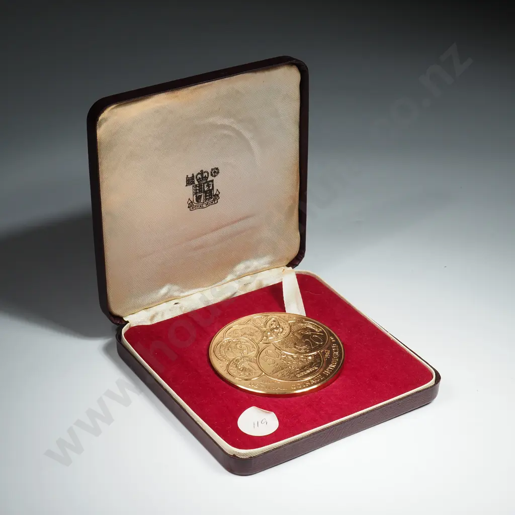 Numismatic Society of New Zealand Decimal Coinage Medal  Image 1++