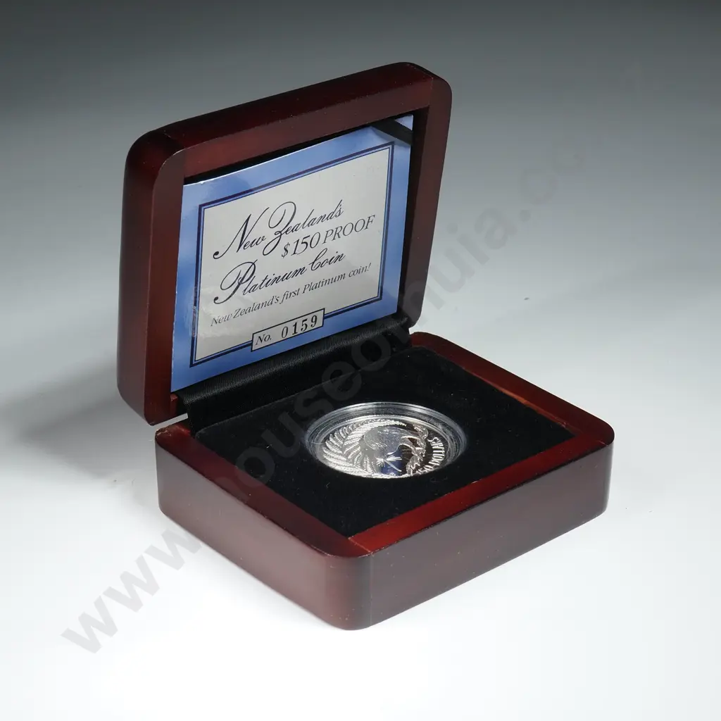 1998 New Zealand Kiwi Platinum $150 Coin - Half Ounce Coin  Image 1++